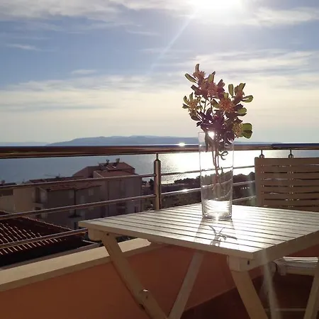 Lara ماكارسكا