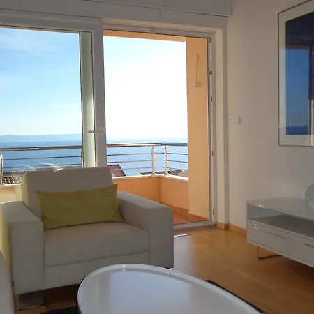 Lara * ماكارسكا